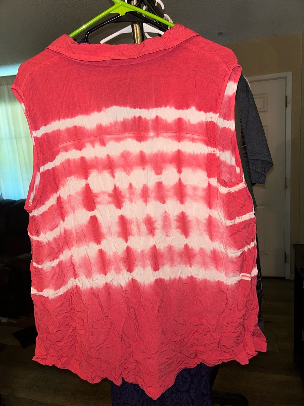 a.n.a Coral and White Tie-Dye Sleeveless Button-Down Shirt - Picture 4 of 4